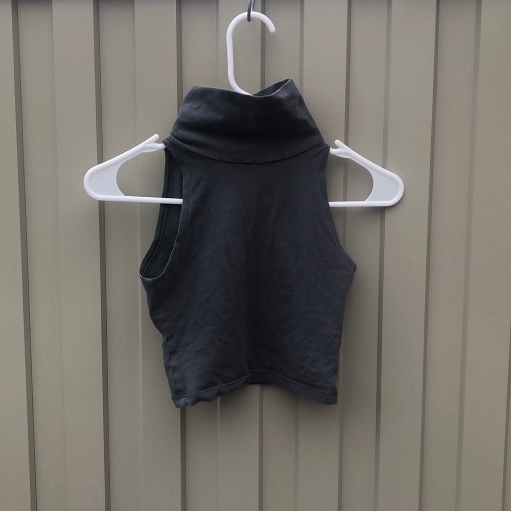 GREY Sleeveless turtleneck crop top